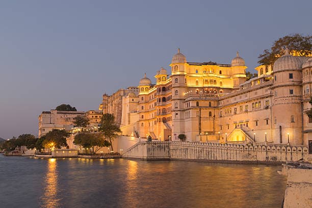 Ahmedabad to Udaipur by cab: the cross-state heritage drive at a fixed fare